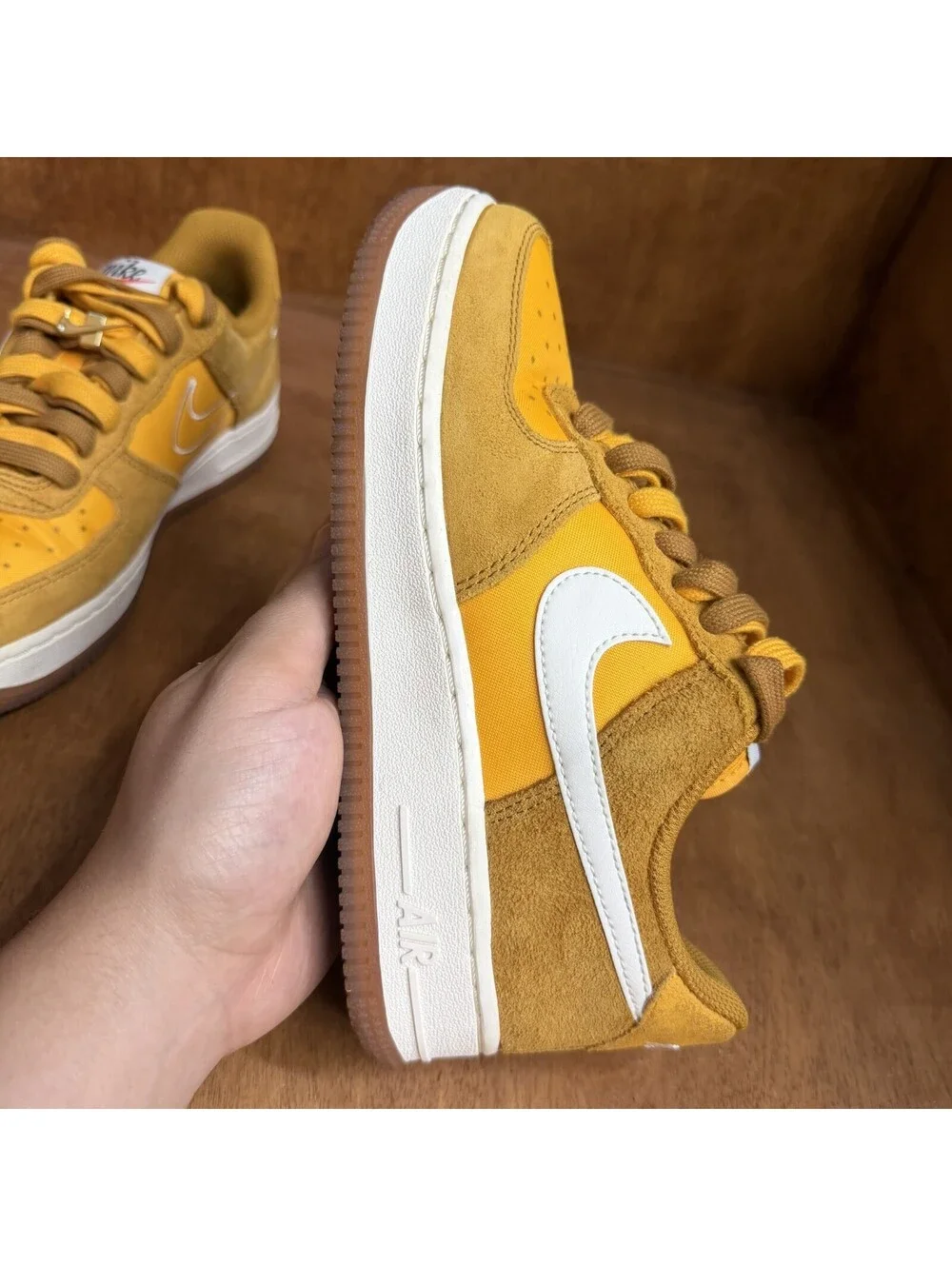 Nike Air Force 1 Low Shoes Womens Size 6 University Gold Suede Gum DA8302-700